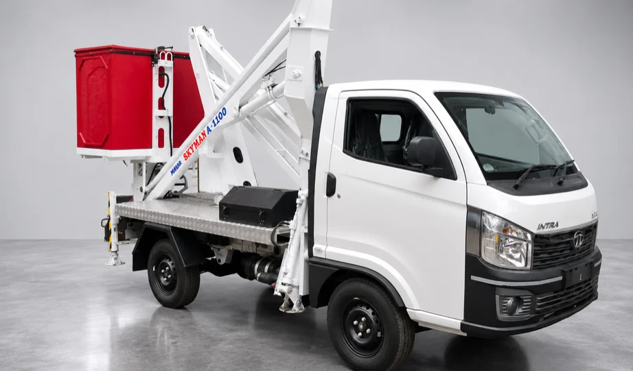 Articulating Boom Lift - 11M